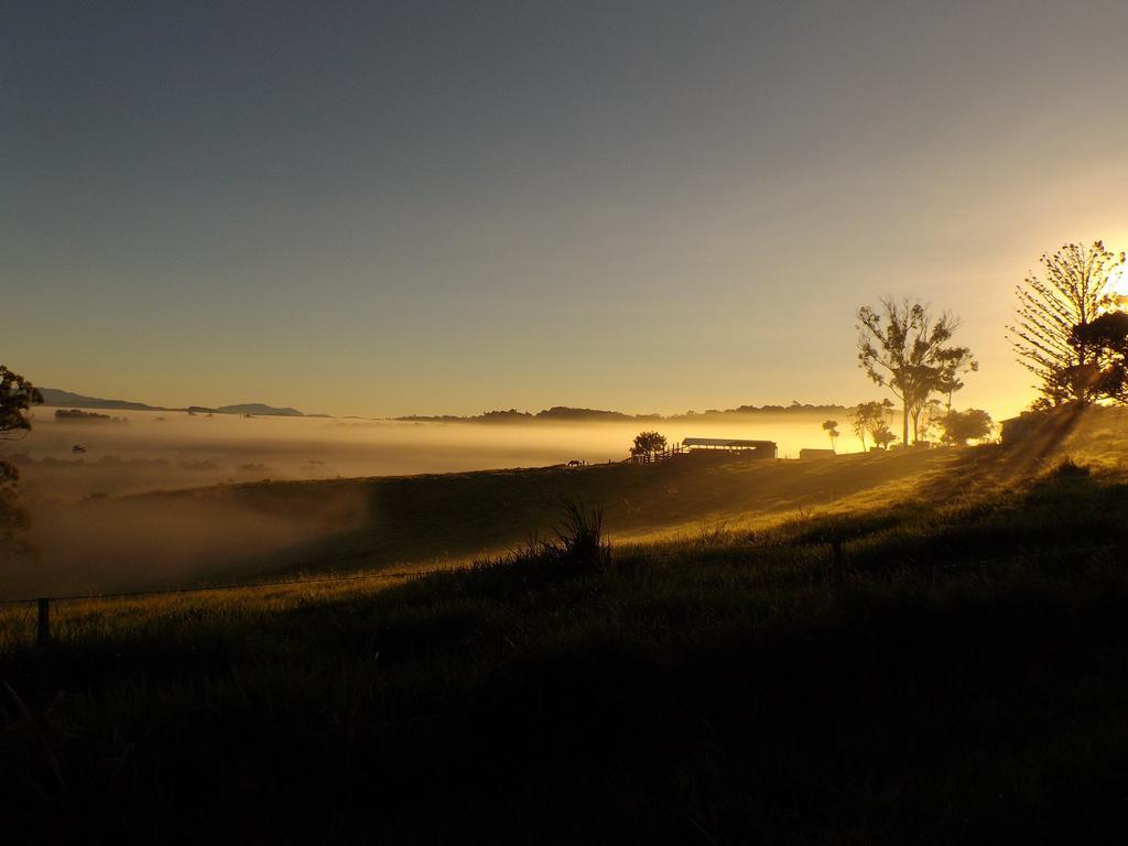 Bed and Breakfast Tinaroo Sunset Retreat Barrine Екстер'єр фото